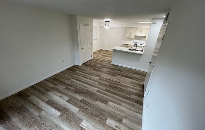 2 beds, 1 bath, 848 sqft, $1,900, Unit 2102