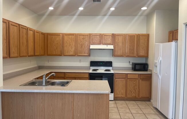 Nice 2 Bedroom 2 Bath In Cottonwood Commons contact Property Pros Property Managment