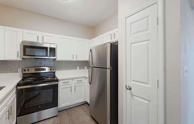 3 beds, 2 baths, 1,299 sqft, $1,656