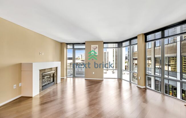 Luxury High-Rise Living in the Heart of Downtown Seattle!
