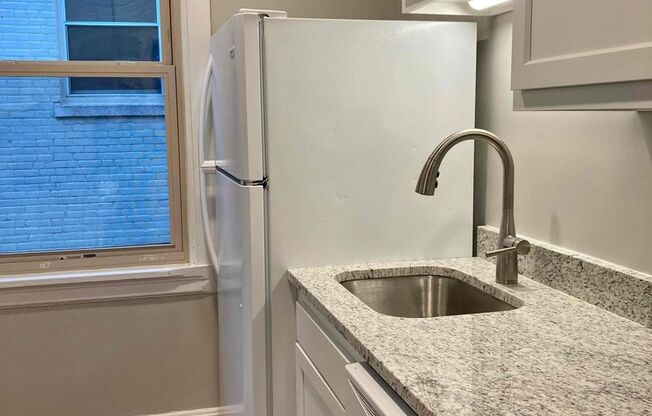 1 bed, 1 bath, 560 sqft, $1,095, Unit 3409-82