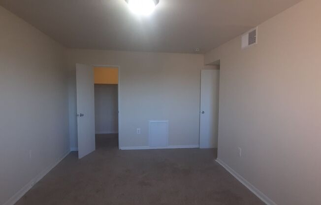 2 beds, 1 bath, 800 sqft, $1,650, Unit 2510-301
