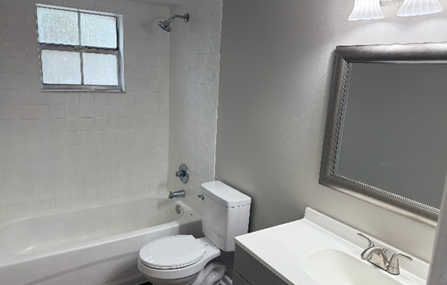 Completely Renovated 2 Bedroom Apartment in Ocala's Historic District