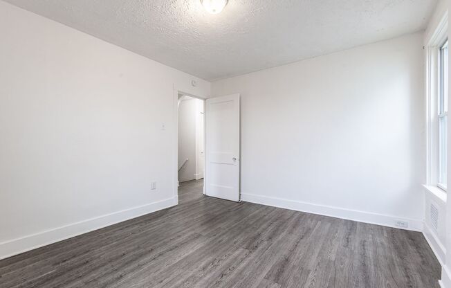 2 beds, 1 bath, $1,300, Unit Apt 2 (Front)