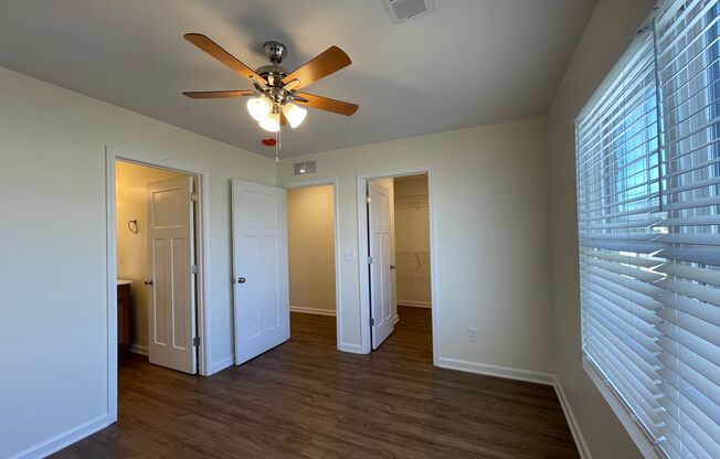 3 beds, 2.5 baths, $1,495, Unit Unit #1340