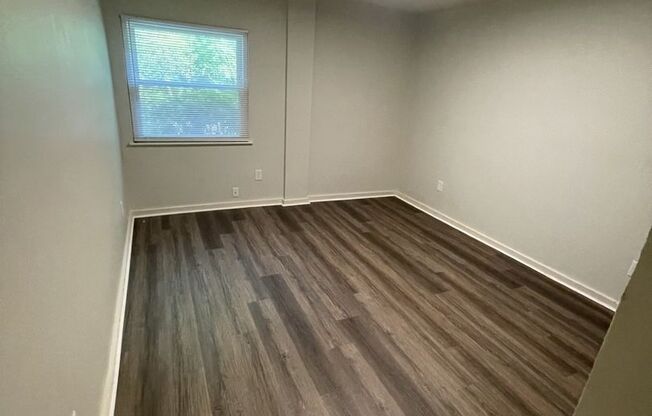 3 bd 1.5 ba Condo