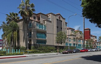 1310 RIO VIS AVE