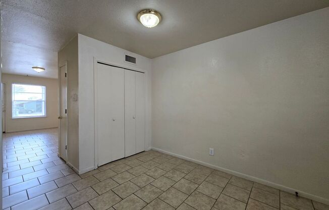 2 beds, 1 bath, $750, Unit 1309 Quail Circle - Unit A