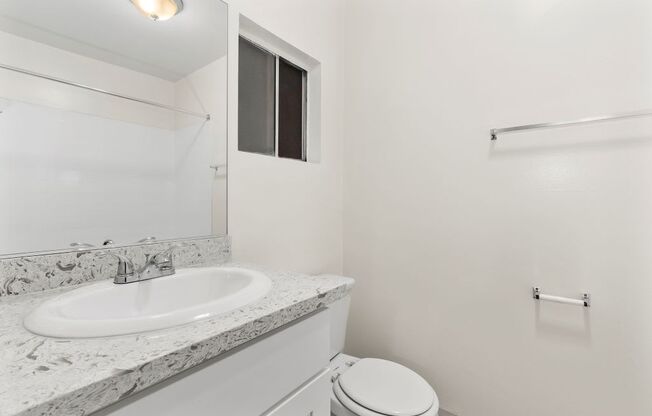 Apartments for rent in Newbury Park Bathroom