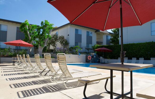 2 beds, 1 bath, 950 sqft, $2,195, Unit 070