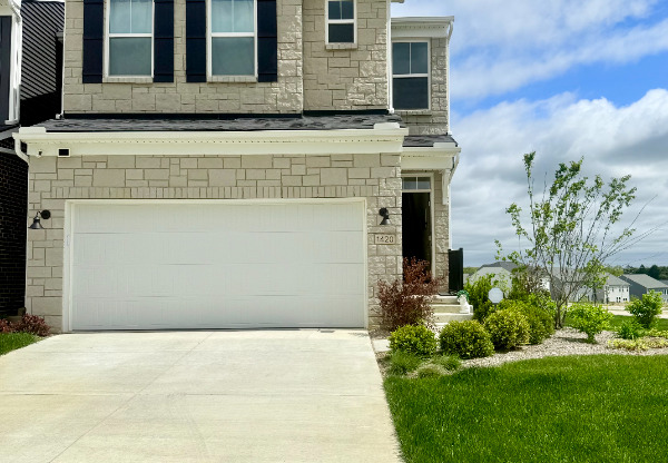 1420 ARCADIA DR