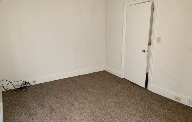 2 beds, 1 bath, $1,000