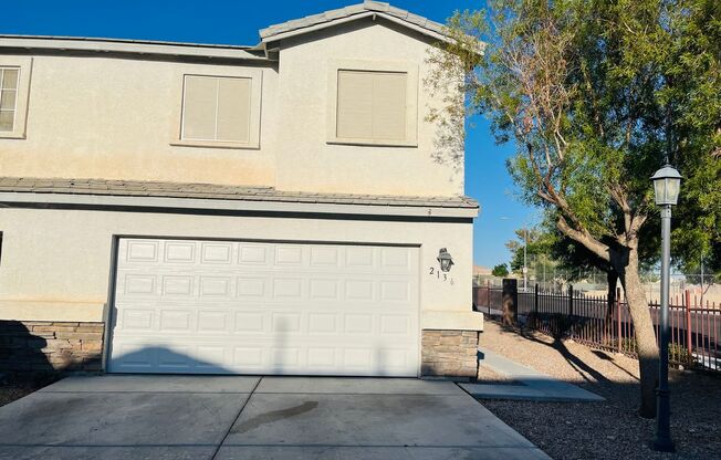 1435 sq ft,  3 BEDROOM, 2 1/2 BATH, 2 CAR GARAGE TOWNHOME IN GATED COMMUNITY