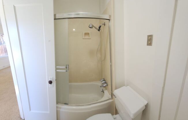 2 beds, 1 bath, $2,750