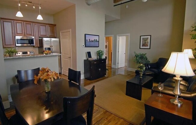 2 beds, 1 bath, 823 sqft, $2,150, Unit A-411