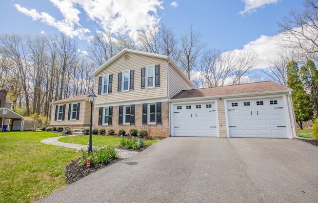 Amazing 5 BR/3 BR Single-Family Home in Rockville!