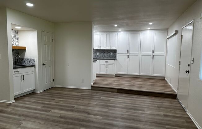 Remodeled Canyon Crest Condo for Rent.