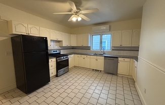 3 beds, 1 bath, 1,250 sqft, $3,000, Unit 1