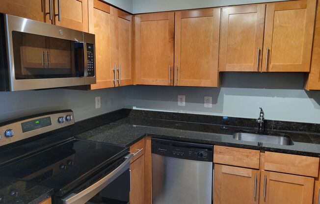 Lovely 2 BR/2 BA Condo in McLean Gardens!