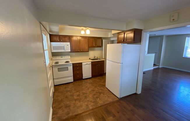 2 beds, 1 bath, $1,475, Unit 1