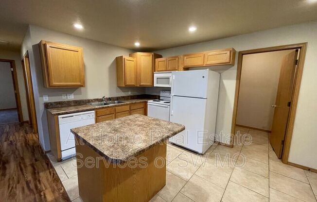 5651 N PURPLE LN