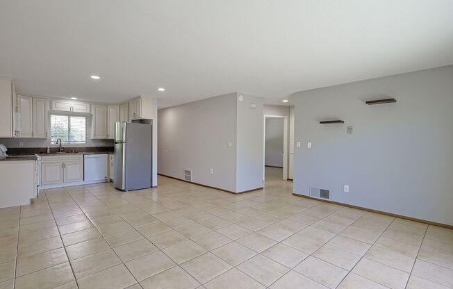 Spacious 2-Bed, 2-Bath Condo in Prime North Clairemont Location!