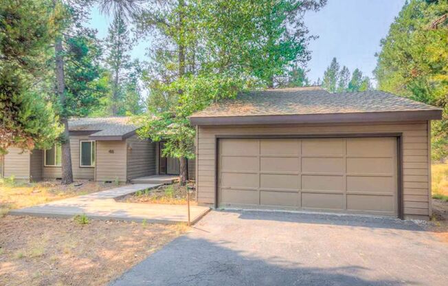 3 Bedroom 2 Bath Fully Furnished - Sunriver Oregon