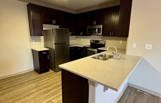 2 beds, 2 baths, 929 sqft, $1,025, Unit 1720-A05