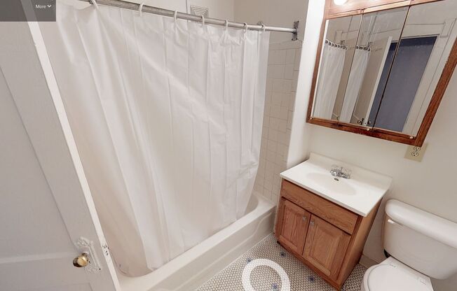 3 beds, 1 bath, 1,400 sqft, $1,910, Unit 2511 09