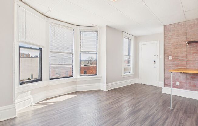 1 bed, 1 bath, 300 sqft, $975, Unit 1700 N 2nd #26