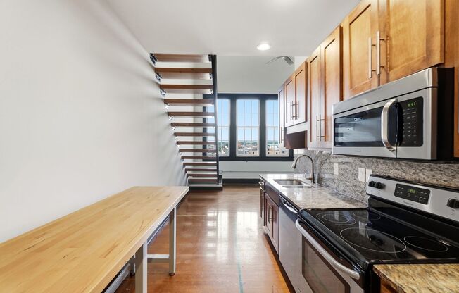 1 bed, 1.5 baths, 1,192 sqft, $1,989, Unit 508