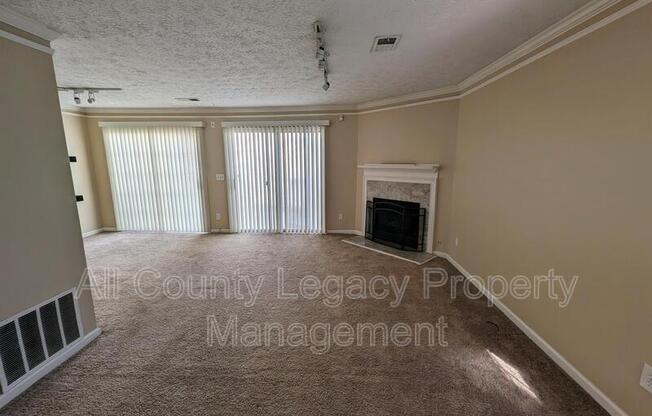 3757 MDW CRK DR