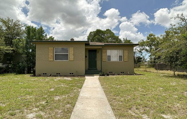 Charming 2-Bedroom Home in the Heart of St. Petersburg