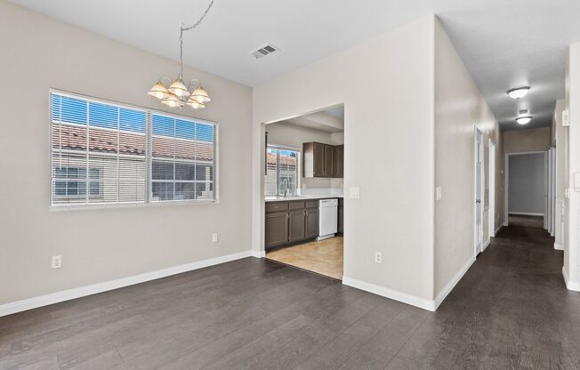 Gorgeous 2 Bedroom Townhome with attached 2 car garage in Henderson!