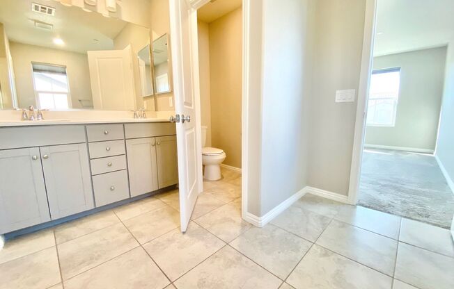 BEAUTIFUL 3 BEDROOM 2.5 BATHROOM TOWNHOUSE WITH A 2 CAR GARAGE LOCATED IN THE INSPIRADA COMMUNITY