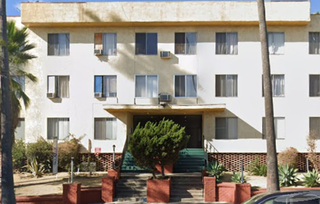 1111 S Westmoreland Ave