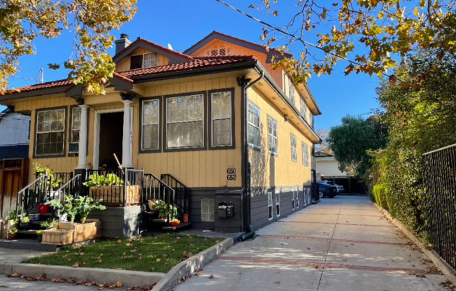 652 N 2 ST