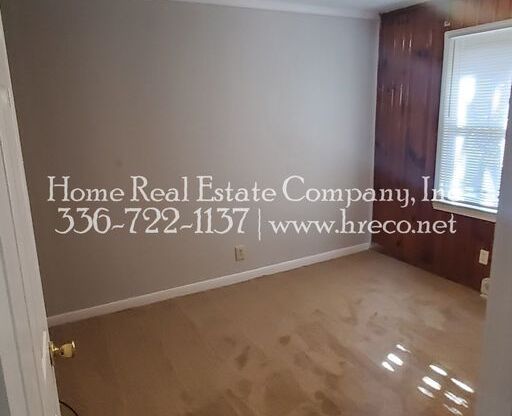 2 beds, 1 bath, $695, Unit 112