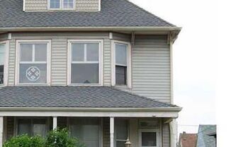 1630 WOODLAWN