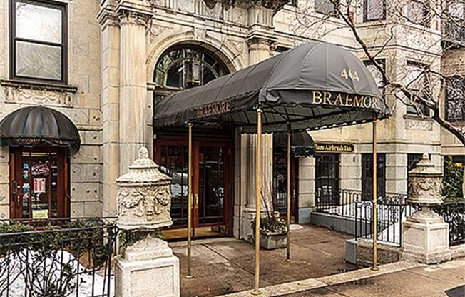 2 beds, 1 bath, $3,900, Unit #74