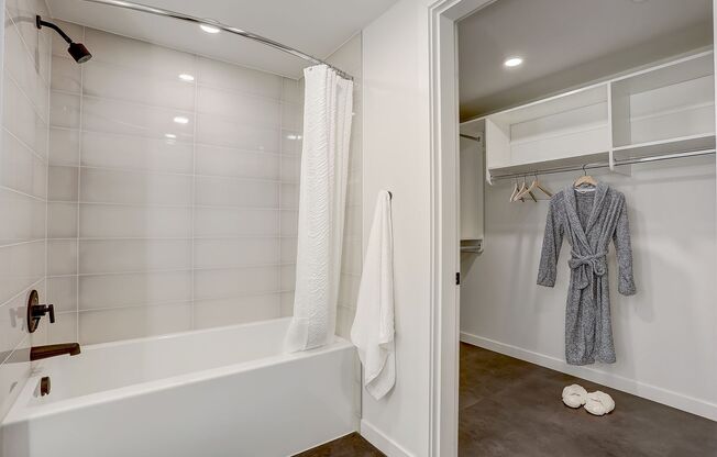 2 beds, 2 baths, 1,140 sqft, $6,195, Unit 324