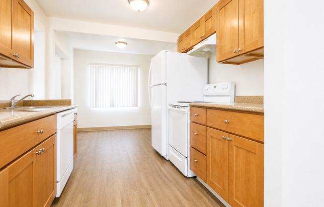 3 beds, 1.5 baths, 930 sqft, $1,995, Unit 36