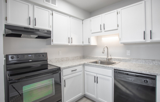 2 beds, 1 bath, 950 sqft, $1,149, Unit 387-21-E