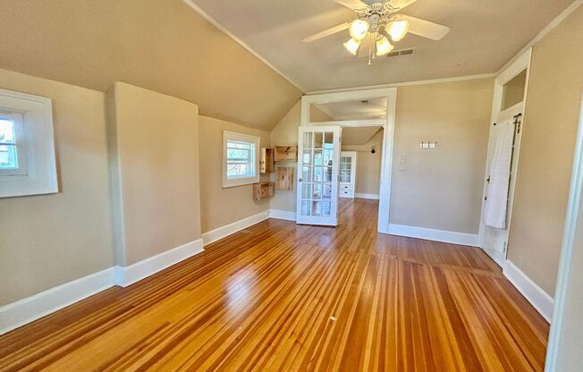 Charming Historic Condo in the Heart of Uptown Denver / BEAUTIFULLY REMODELED