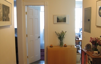 Studio, 1 bath, 450 sqft, $2,195, Unit 18