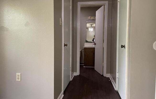 2 beds, 2 baths, 900 sqft, $850