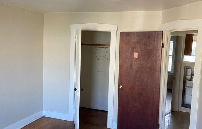 1 bed, 1 bath, 500 sqft, $800, Unit Upper