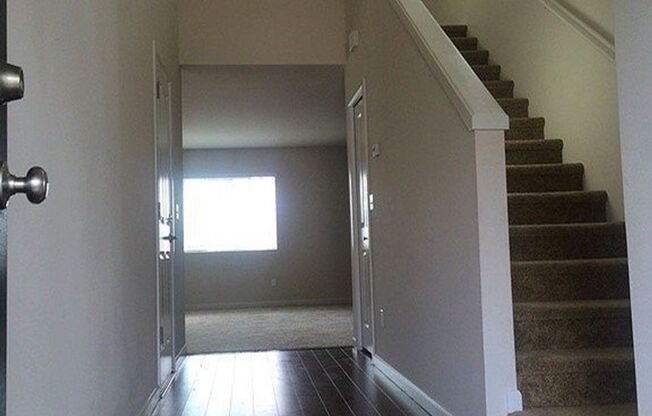 Luxurious Home in Lynnwood with 4 bed and 2.5 Bath