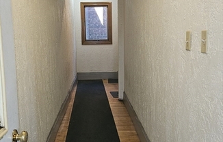 2 beds, 1 bath, 780 sqft, $2,300, Unit 0