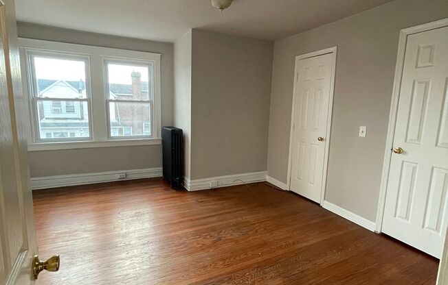 3 beds, 1 bath, $1,595